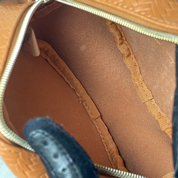 Preloved Bath and Body Works Coconut Cosmetic Pouch - Picture 10 of 10